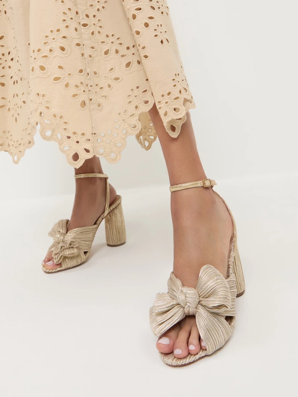 Loeffler Randall Camellia Platinum Pleated Bow Heel Size 7